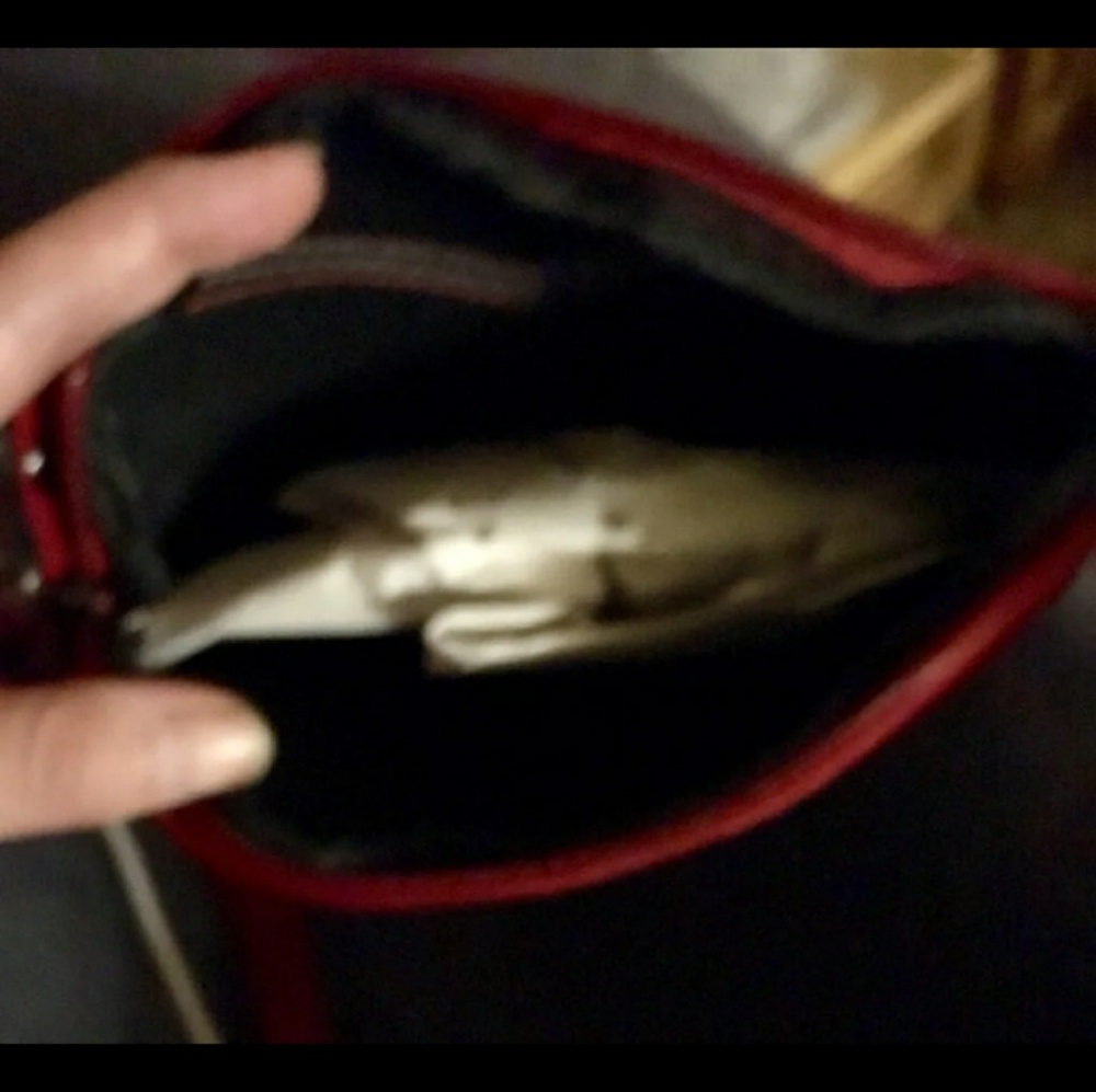 Red wristlet - Picture 2 of 5